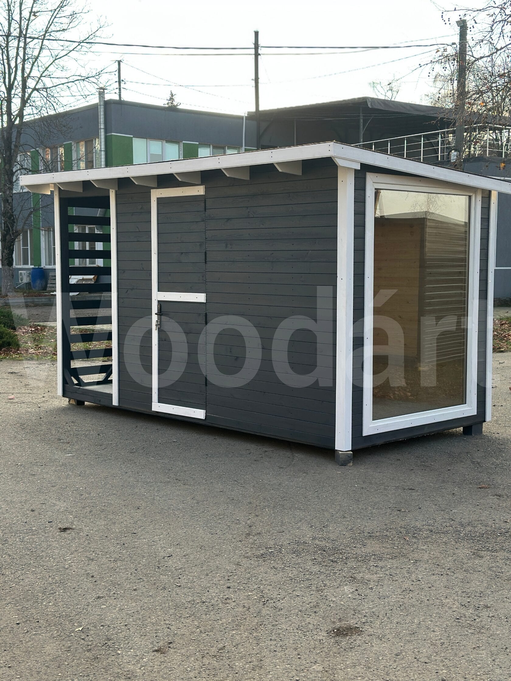 Хозблок с плоской крышей